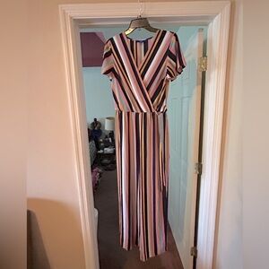 Apt 9 striped jumpsuit. Size 6. Tie belt. Snap closure at top. EUC.